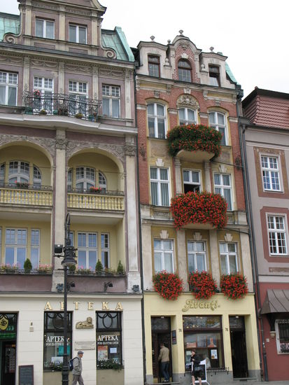 Posen - ...die Häuser am Geviert des Marktplatzes bilden ein abgerundetes Ganzes...