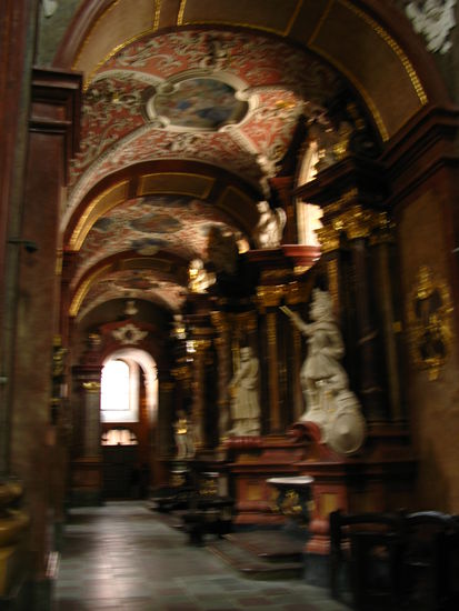 Posen - ...Seitengang in der barocken Jesuitenkirche (Foto leider etwas unscharf)