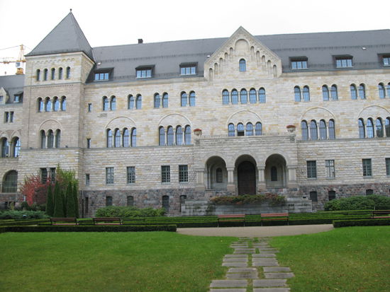 Posen - ...das Schloss aus Sicht der Gärten...