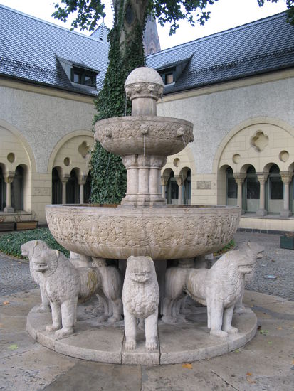 Posen - ...der Löwenbrunnen, eine Kopie des Brunnens in der Alhambra, Granada...