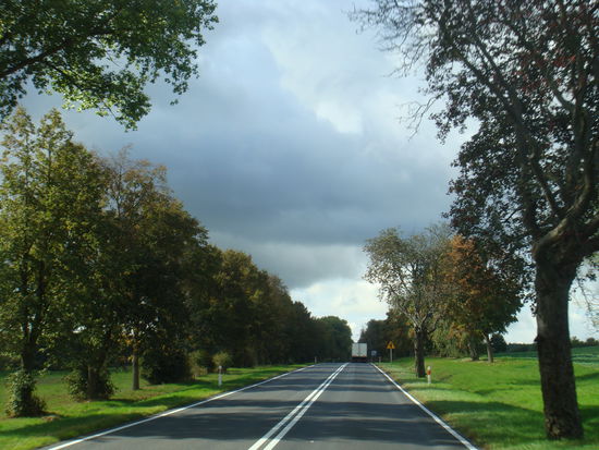 Polen - ...es wird Zeit, die Stadt und das Land zu verlassen; wir durchfahren die flache, schöne Landschaft...
