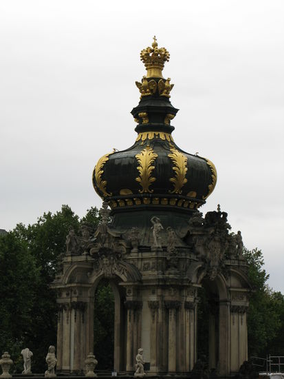 Dresden - ...das Kronentor, der südliche Eingang zum Zwinger...