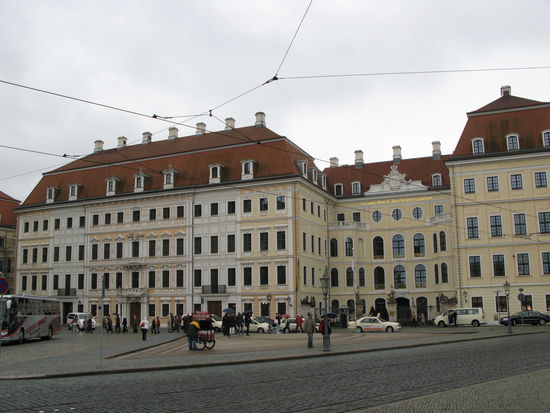 Dresden - ...das Taschenbergpalais, heute das Kempinski-Hotel...