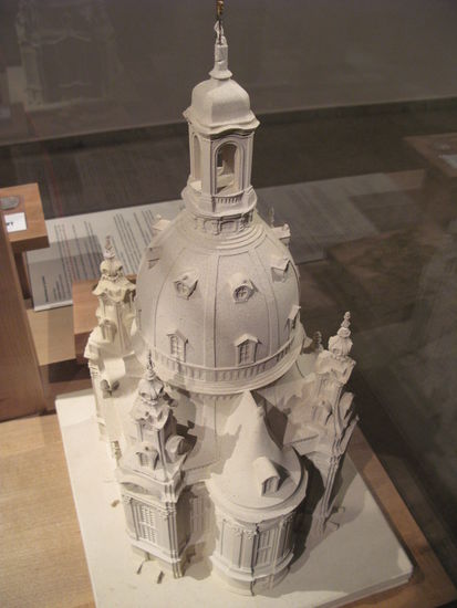 Dresden - ...die Frauenkirche im Modell...