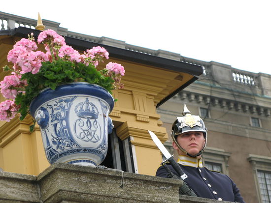 Stockholm - er hat den Blick hinüber zum Nationalmuseum...