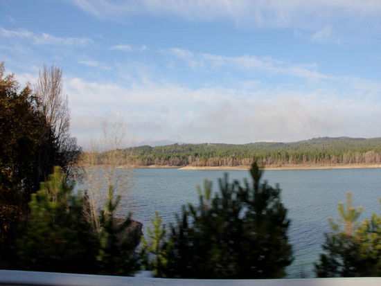 Niedriger Wasserstand bei einem Bergsee...