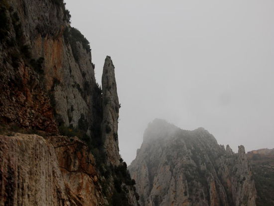 Imposante Felshänge...