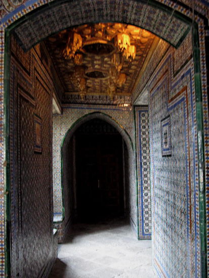 Im Treppenhaus zu den Gemächern...