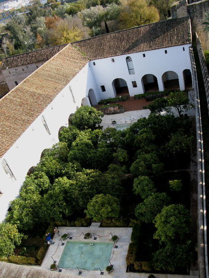 ...natürlich jene der Orangenbäume im Hof...