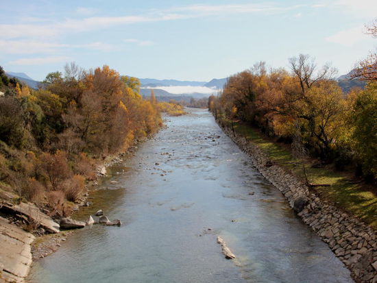 Herrliche Flusslandschaft bei Boltaña...