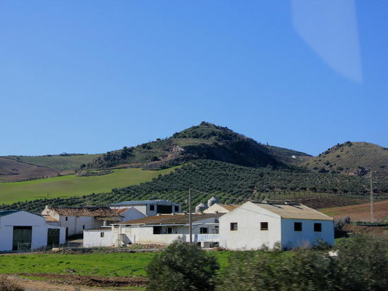 Bei genauem Hinsehen - "se vende" - zeigt sich, dass die spanische Wirtschaft in Bedrängnis ist... Vieles steht zum Verkauf!