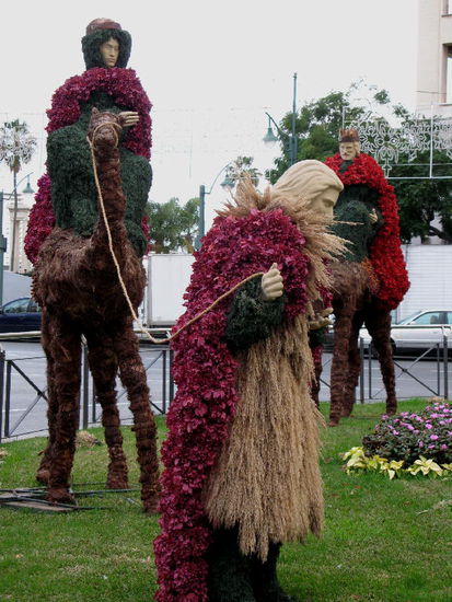 Krippe inmitten einer Strassenkreuzung...