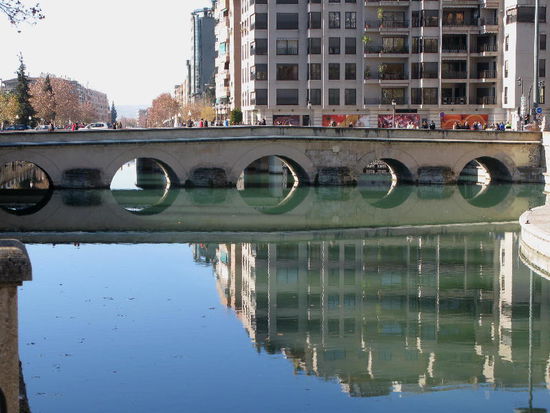 Granada - die Stadt liegt auf über 700 Metern...