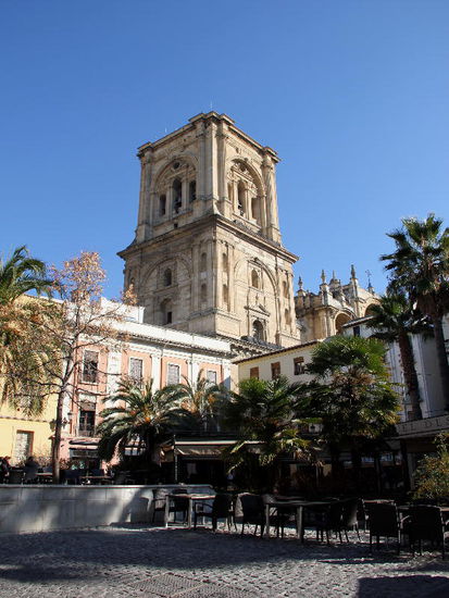 Die Kathedrale wird um 13.15 h geschlossen, Zeit für eine Pause bei Tapas und einem Glas Bier...