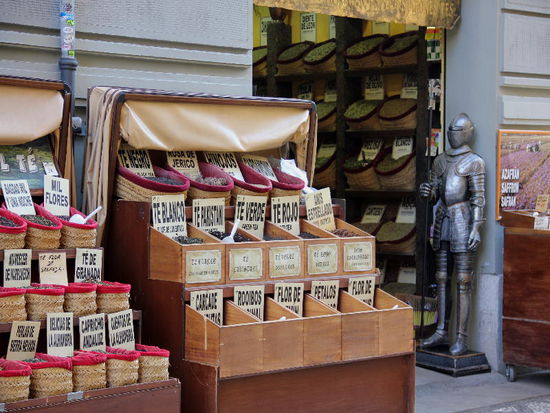 Teeladen mit reicher Auswahl...