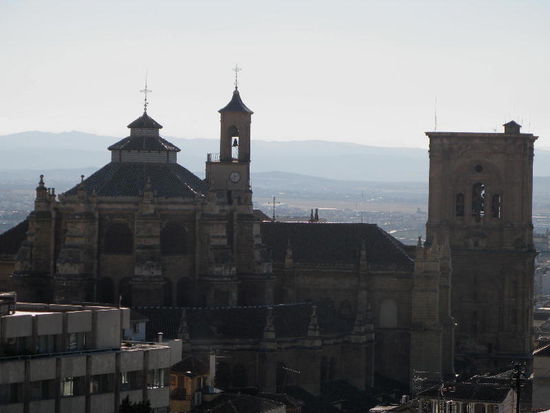 Die Kathederale in voller Grösse... - leider im Gegenlicht...!