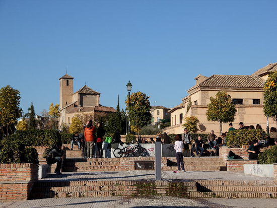 Viel Volk ist unterwegs...