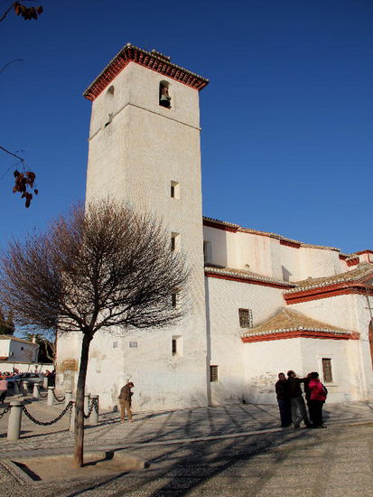 Auf dem Vorplatz der Kirche San Nicolás mit dem schönsten Ausblick auf die Alhambra...