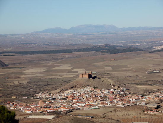 Blick zurück hinab in die Ebene nach La Calahorra...