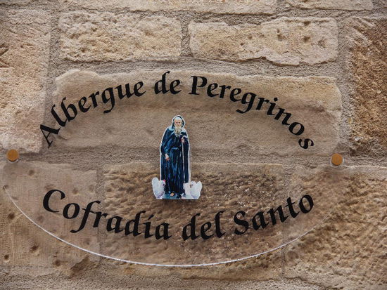 Überall sind Zeichen des Jakobsweges zu finden...