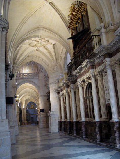 Die Kathedrale besteht aus vielen Kapellen...