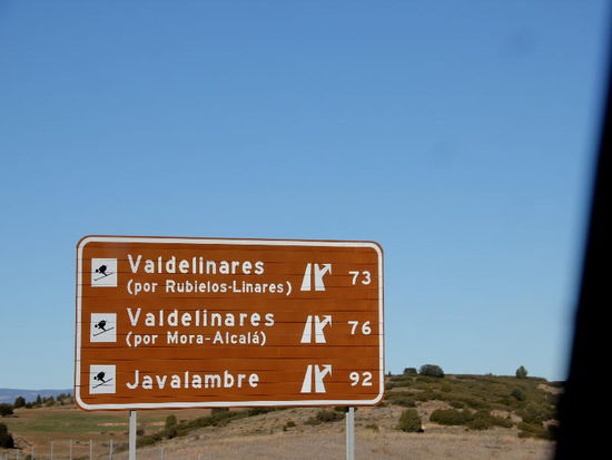 Zu spät realisieren wir, dass wir auf der falschen Autobahn gefahren sind, wir haben uns zu sehr auf das GPS verlassen...