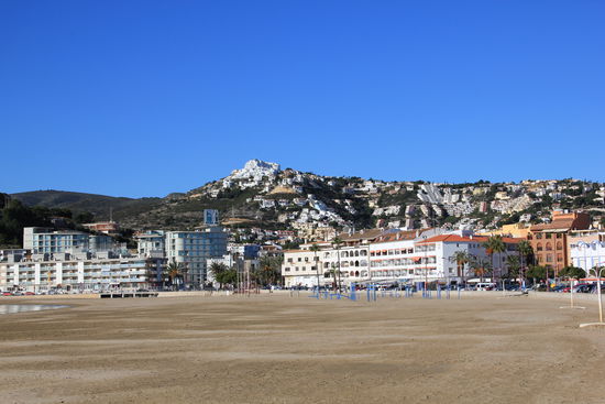 Der breite Sandstrand...