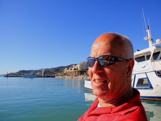 Kaffee an tollster Lage vor der Weiterfahrt nach Barcelona...