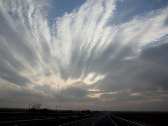 Wir verlassen Léon und suchen den CP Bierzo in Villamartin de la Abadia; wir sind die einzigen Camping-Gäste...