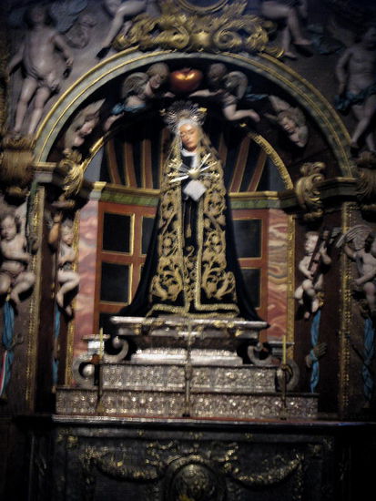 Die verschiedenen Seitenkapellen...