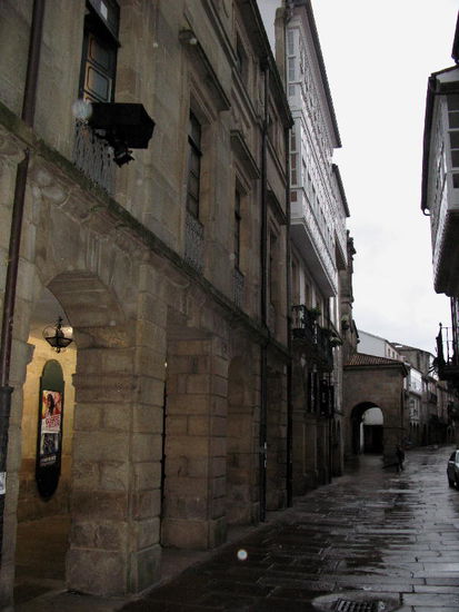 Die Stadt macht ihrem Ruf als regenreichste Gegend Spaniens alle Ehre...