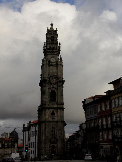 Hoch hinaus und elegante Formen ... (Bild unten)