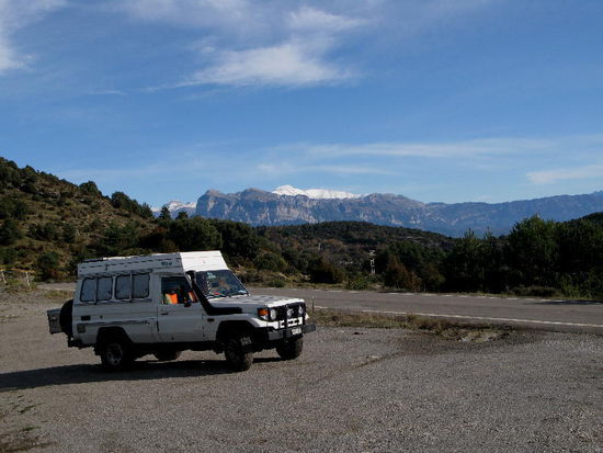 Unser Gefährt "Leomobil"...  hier noch in Europa! Die Schweiz ist momentan politisch unter grossem Druck und leider verursacht diese Situation öfters negative Schlagzeilen...