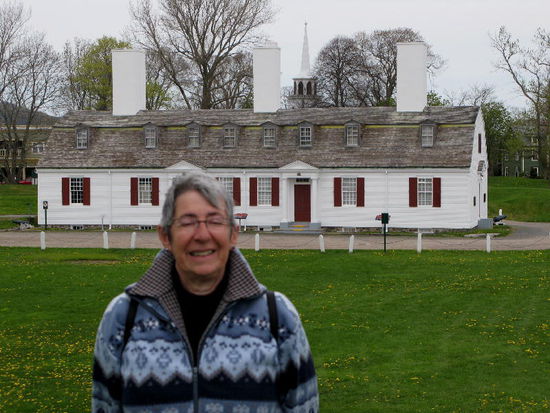 Vor dem Haupthaus der Festung... das Museum ist noch geschlossen...