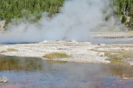 Am Firehole Lake...