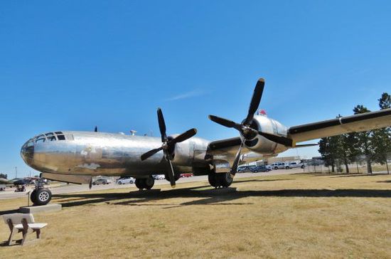 Eine "B-29 Superfortress"...