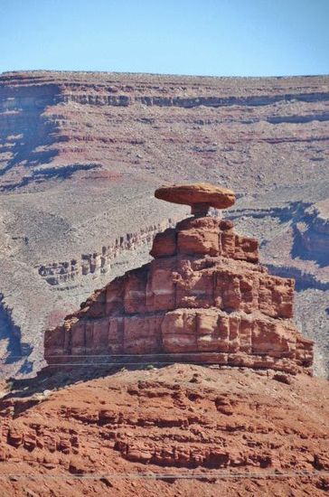 Beim Mexican Hat biegen wir ab und fahren nach Goosenecks (Gänsehälse...)