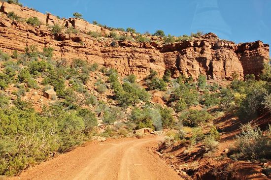 CP gibt es offiziell keinen, aber in den Seitentälern darf übernachtet werden...; Vorsicht bei Regen...!