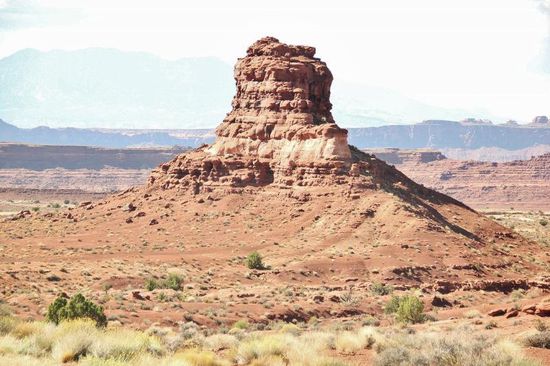 Vorbei an allerlei Gebilden...