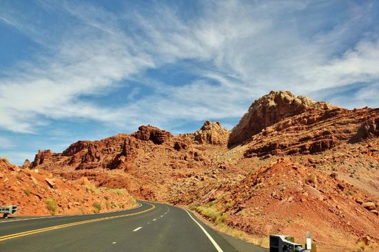 Die Strasse schraubt sich in die Höhe...