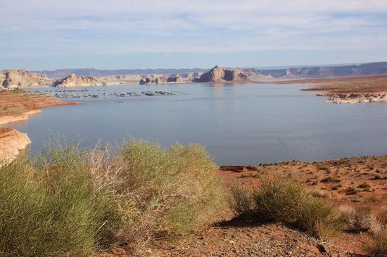 Wir bummeln dem See entlang...