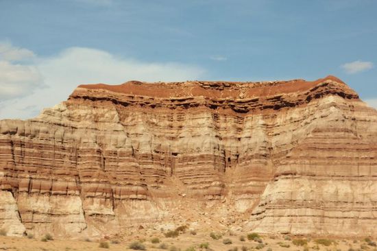 Einmal mehr geniessen wir die Farben und Formen der Hügelketten...