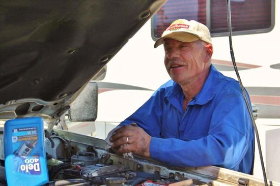 Der Chef scheint mit seiner Arbeit zufrieden zu sein...! 
Lieber Toni - an dieser Stelle nochmals ganz, ganz herzlichen Dank für deine spontane Hilfe...!