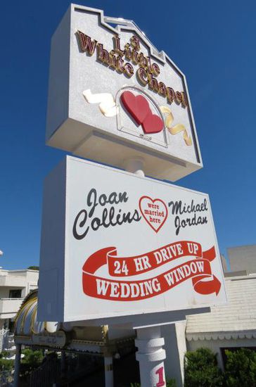 Mit über 300 Hochzeitskapellen im 24-Stunden-Betrieb...