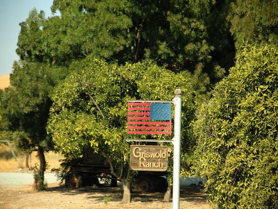 In Visalia erledigen wir zuerst ein paar Einkäufe und fahren anschliessend auf den KOA CP...; Morgen geht es in den Seqoia NP...