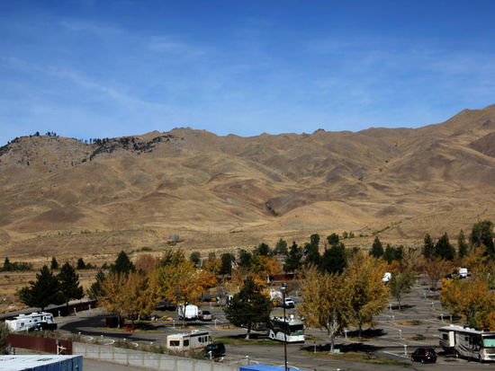 Nach einigem Suchen finden wir den KOA CP ausserhalb Reno's...