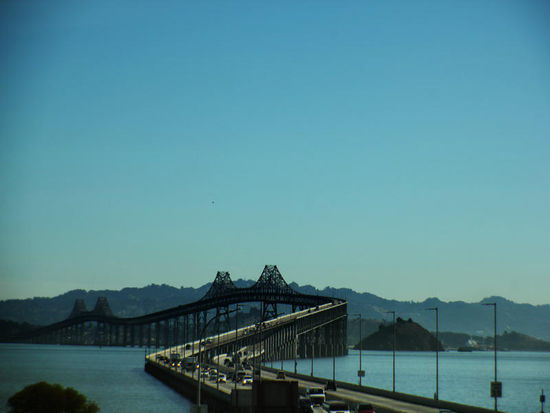 Diesmal fahren  wir selber nach San Francisco...; nehmen aber die Richmond - San Raffael Bridge...