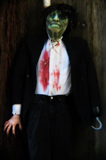 Ausserhalb von Santa Cruz finden wir in einem hübschen Tal einen guten CP...; es ist ein Halloween-Wochenende - deshalb bleiben wir gleich 2 Nächte hier...