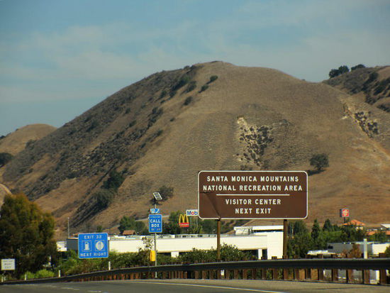 Santa Monica ist ein Stadtteil von LA...; hier schliessen wir eine Versicherung für Mexiko ab...; das Ganze wird schnell und unkomplizert abgehandelt...; für andere Reisende, hier die Adresse: 
Lewis &amp; Lewis
California Surplus Line Insurance Broker
2950 31st. Street, Suite 140
Santa Monica, CA 90405-3093