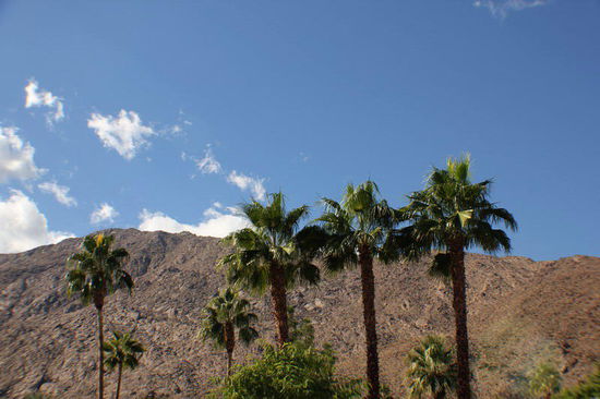 Die Stadt - umrahmt von Bergen gibt ihrem Namen alle Ehre...